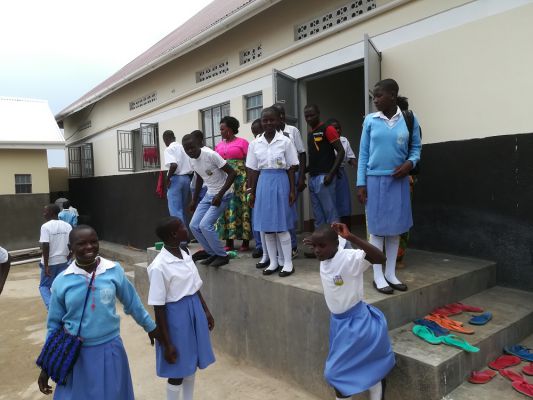 Eröffnung des neuen Mädcheninternats an der St. Mugagga Schule Kkindu